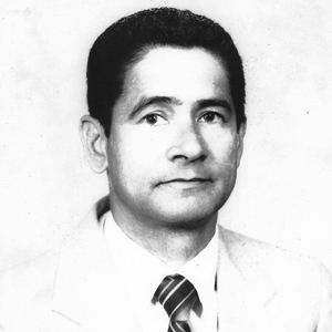 Víctor M. Watts †